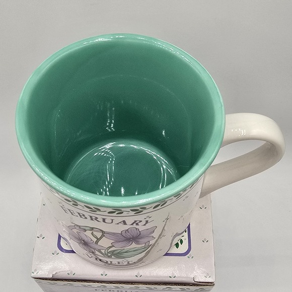 Vintage PAPEL FREELANCE Flower of the Month February Violet Coffee Mug - Picture 3 of 10